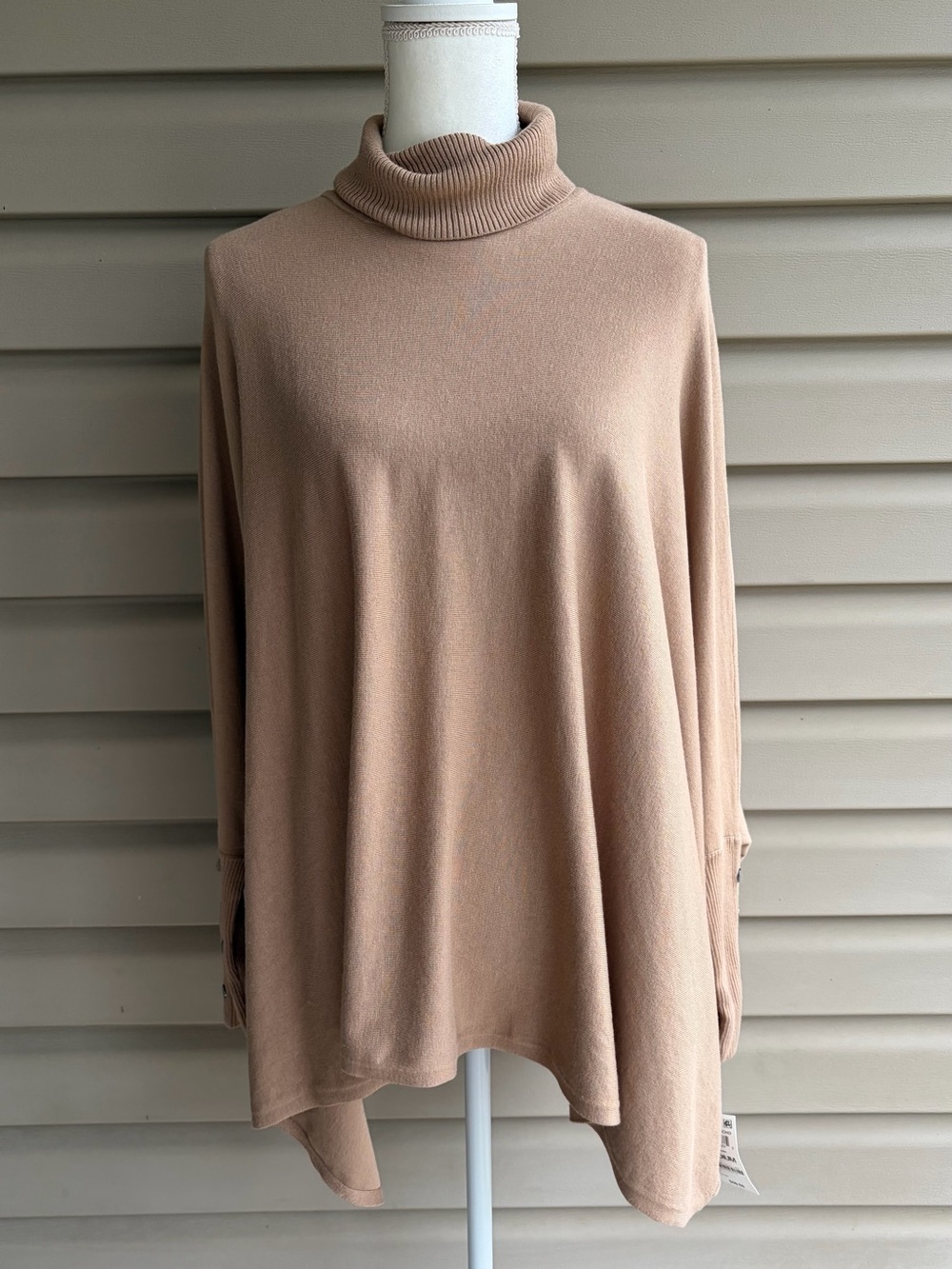•Alfani• NWT Turtleneck Poncho Sweater - Size Medium